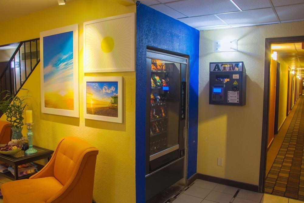 Days Inn & Suites By Wyndham Stevens Point Eksteriør billede