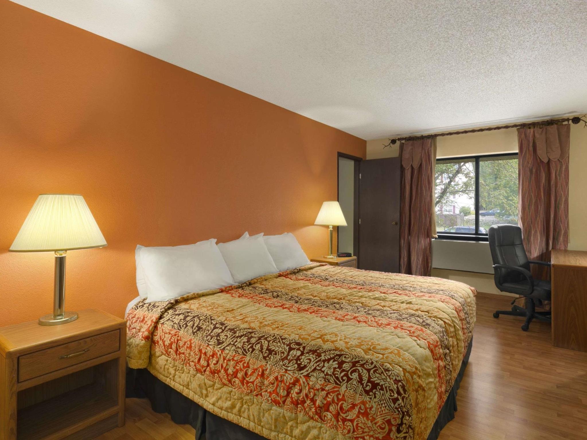 Days Inn & Suites By Wyndham Stevens Point Eksteriør billede