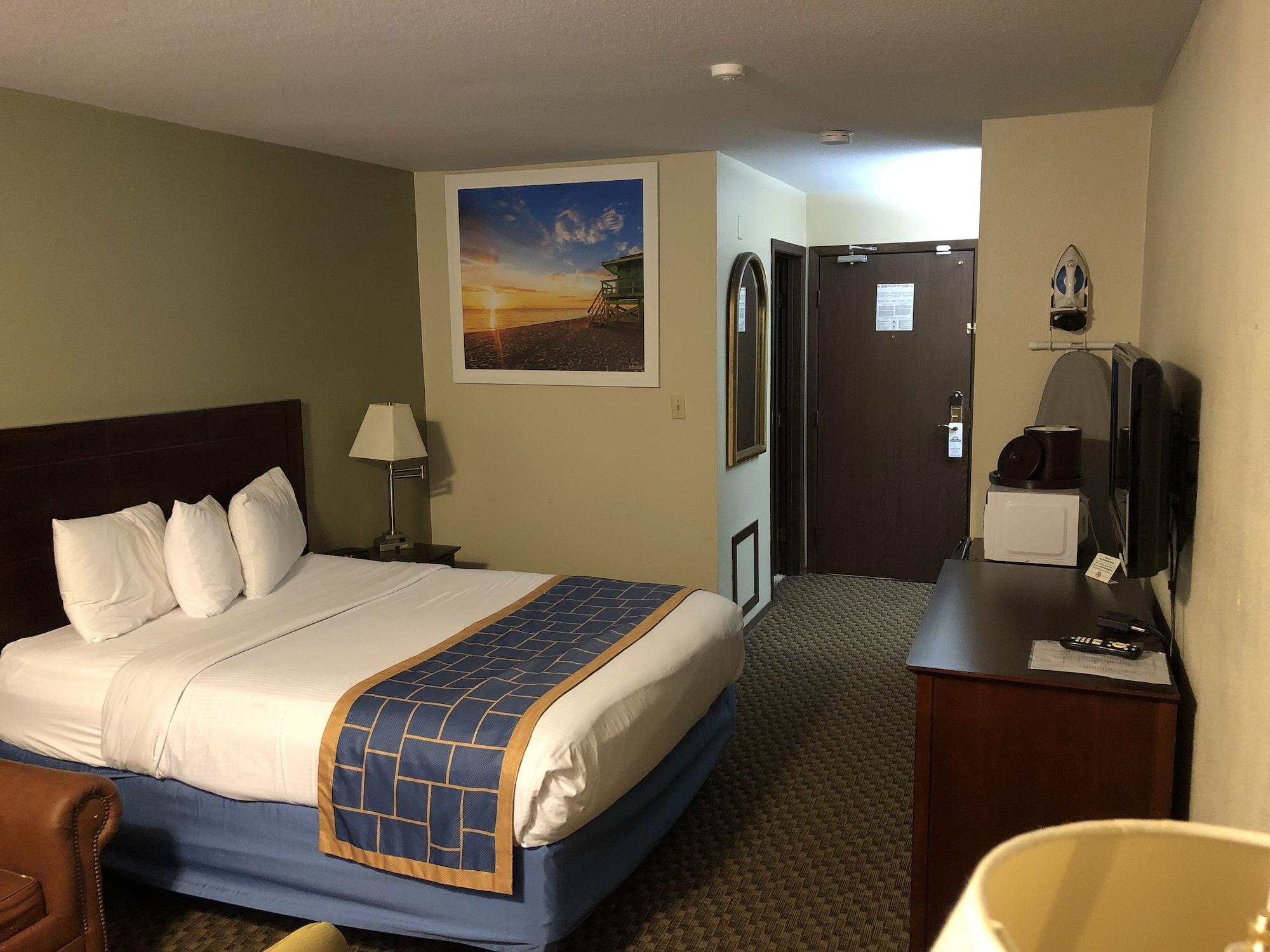 Days Inn & Suites By Wyndham Stevens Point Eksteriør billede
