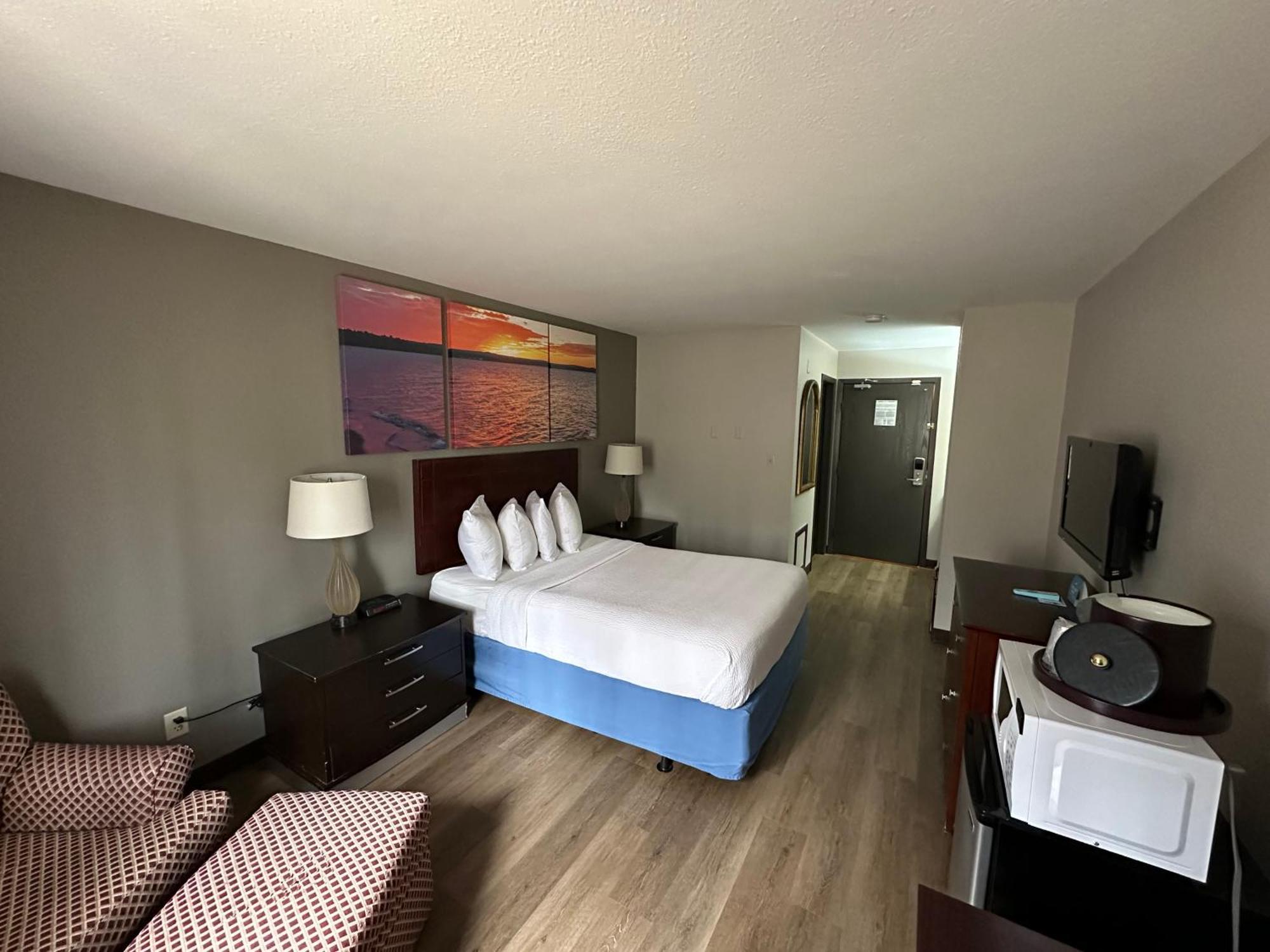 Days Inn & Suites By Wyndham Stevens Point Eksteriør billede