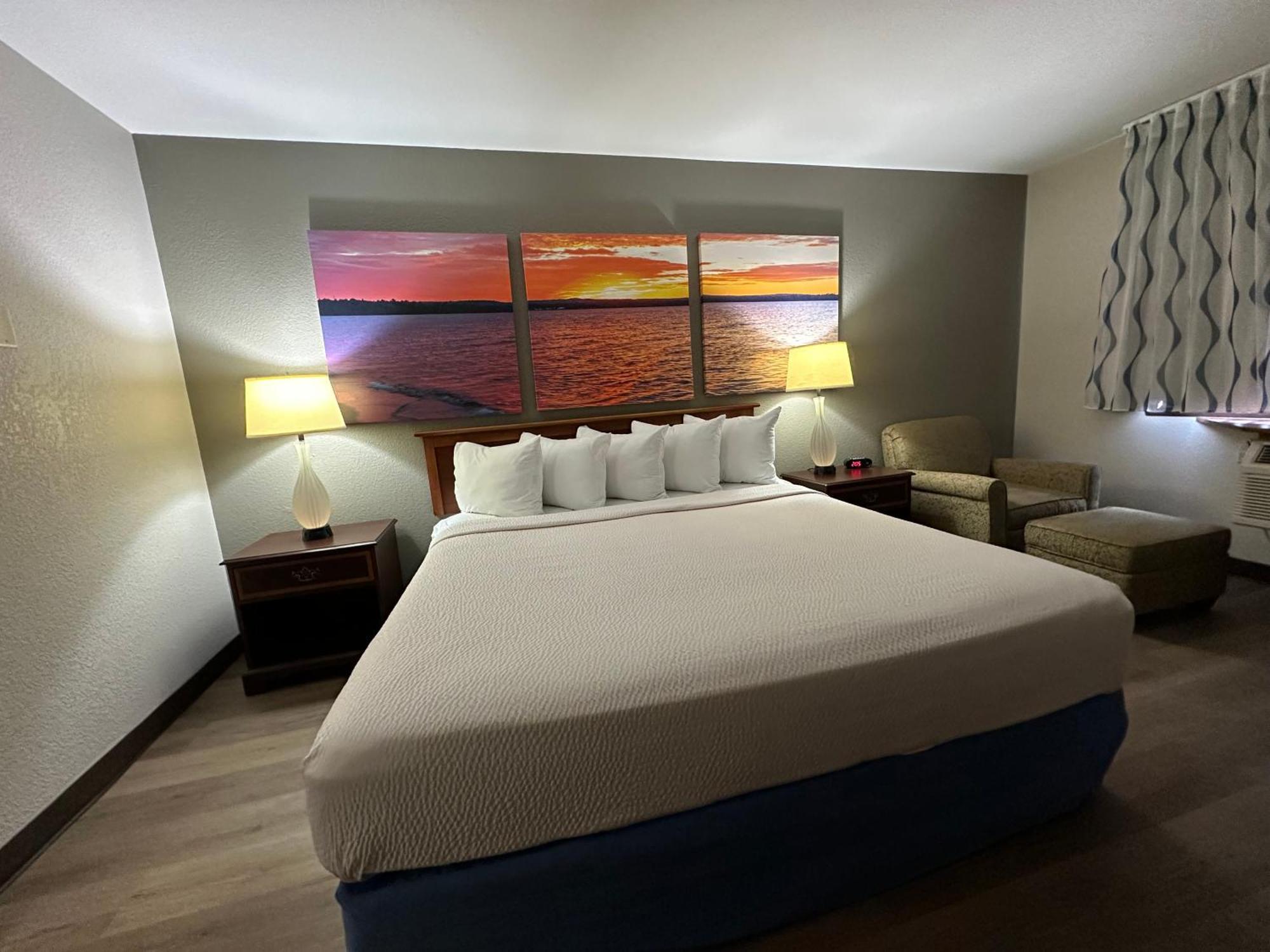 Days Inn & Suites By Wyndham Stevens Point Eksteriør billede