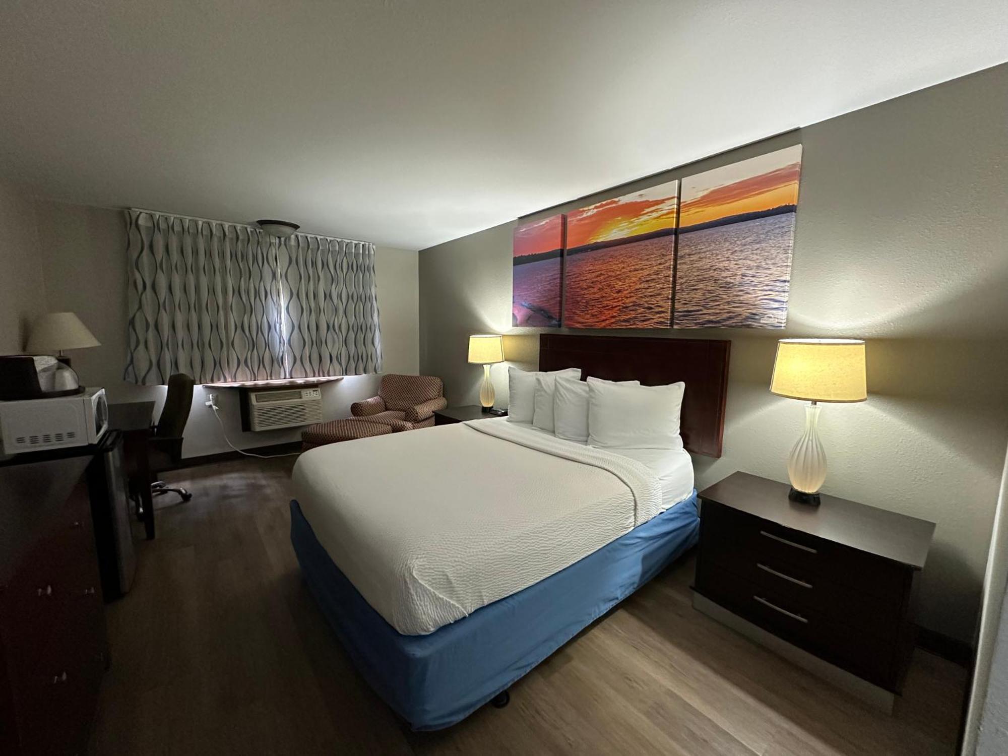 Days Inn & Suites By Wyndham Stevens Point Eksteriør billede