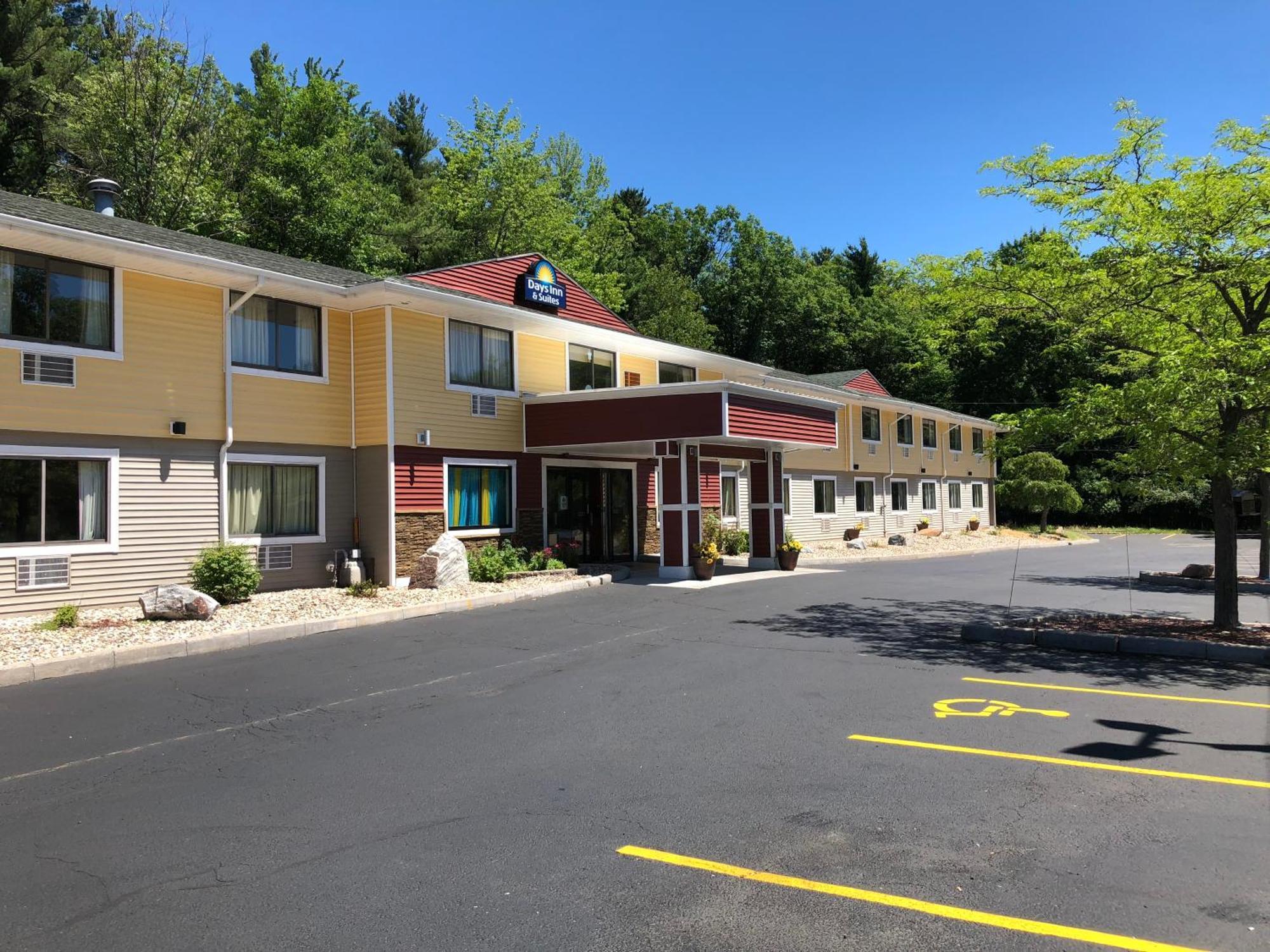 Days Inn & Suites By Wyndham Stevens Point Eksteriør billede