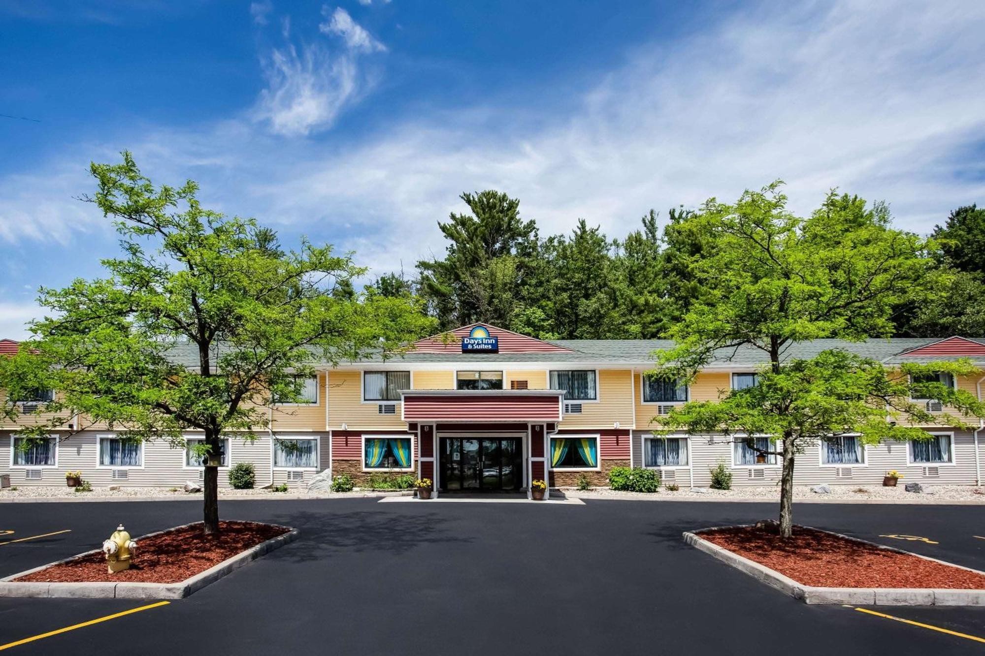 Days Inn & Suites By Wyndham Stevens Point Eksteriør billede