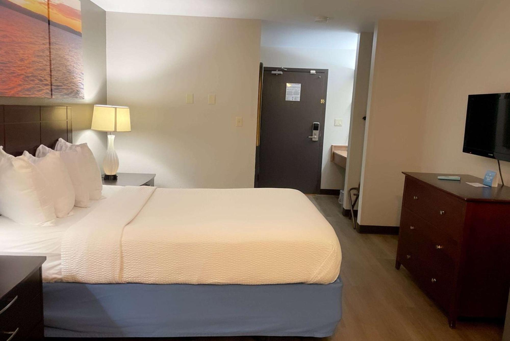 Days Inn & Suites By Wyndham Stevens Point Eksteriør billede
