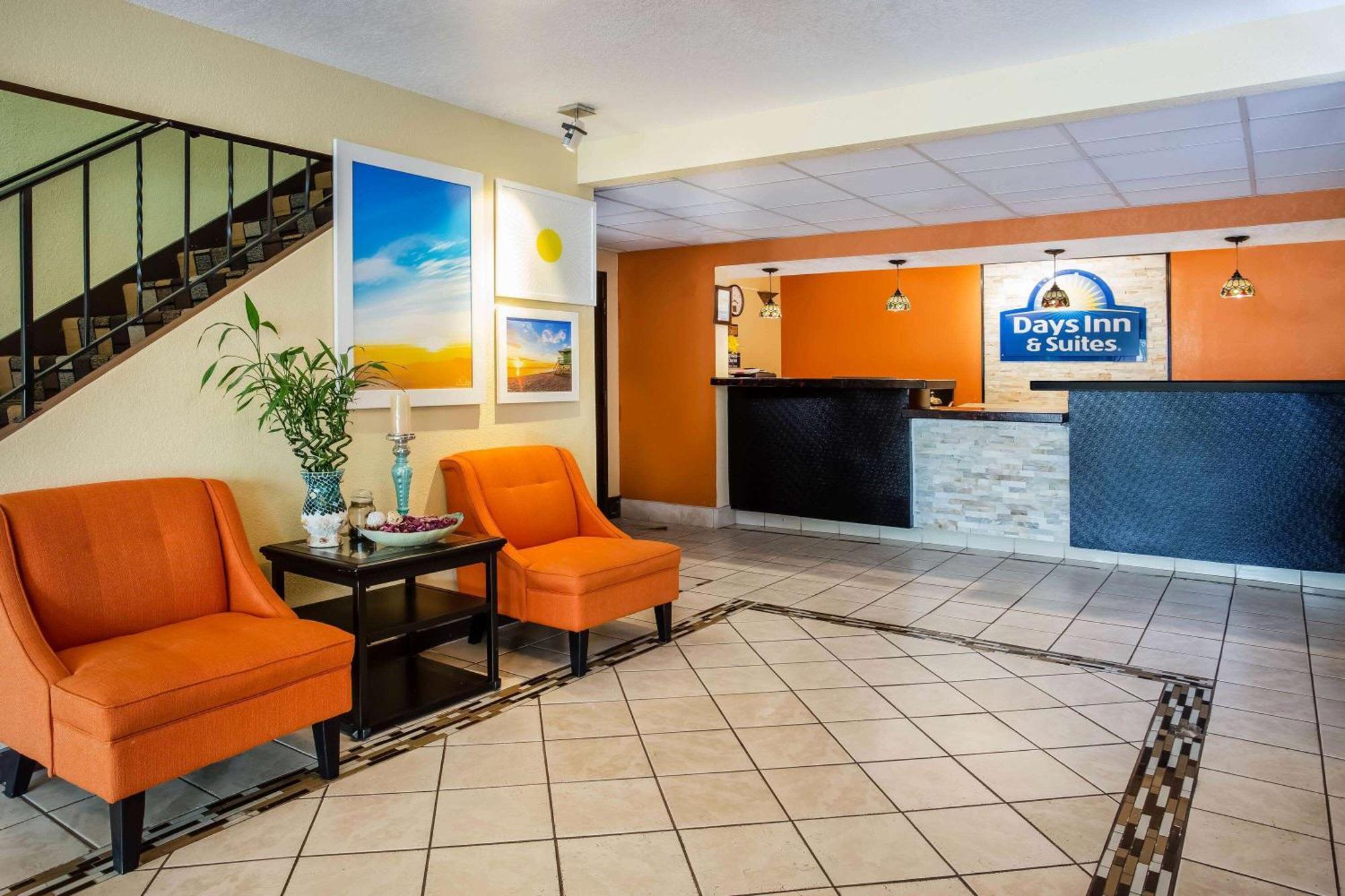 Days Inn & Suites By Wyndham Stevens Point Eksteriør billede