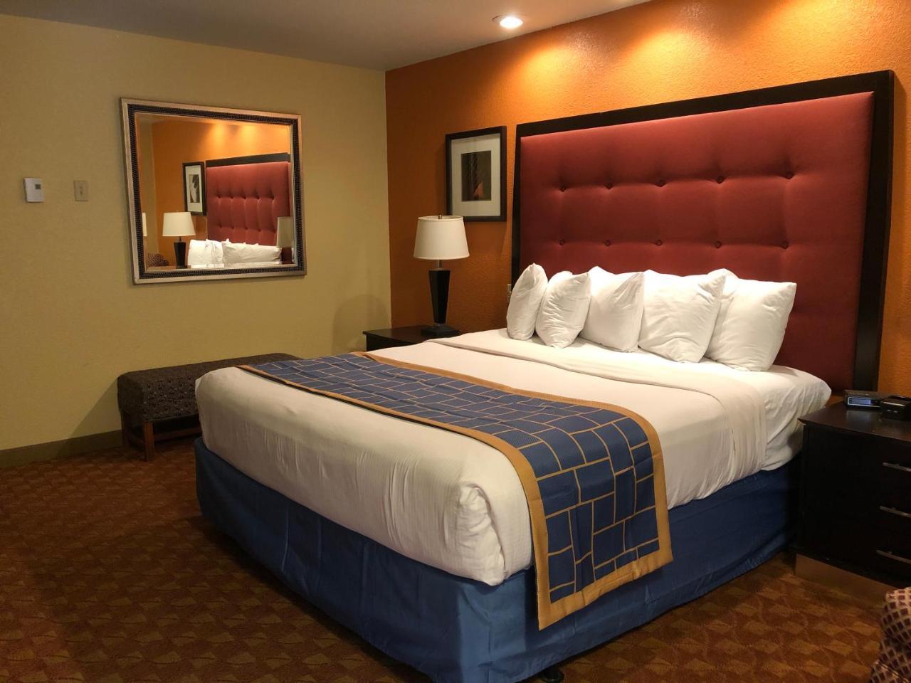 Days Inn & Suites By Wyndham Stevens Point Eksteriør billede
