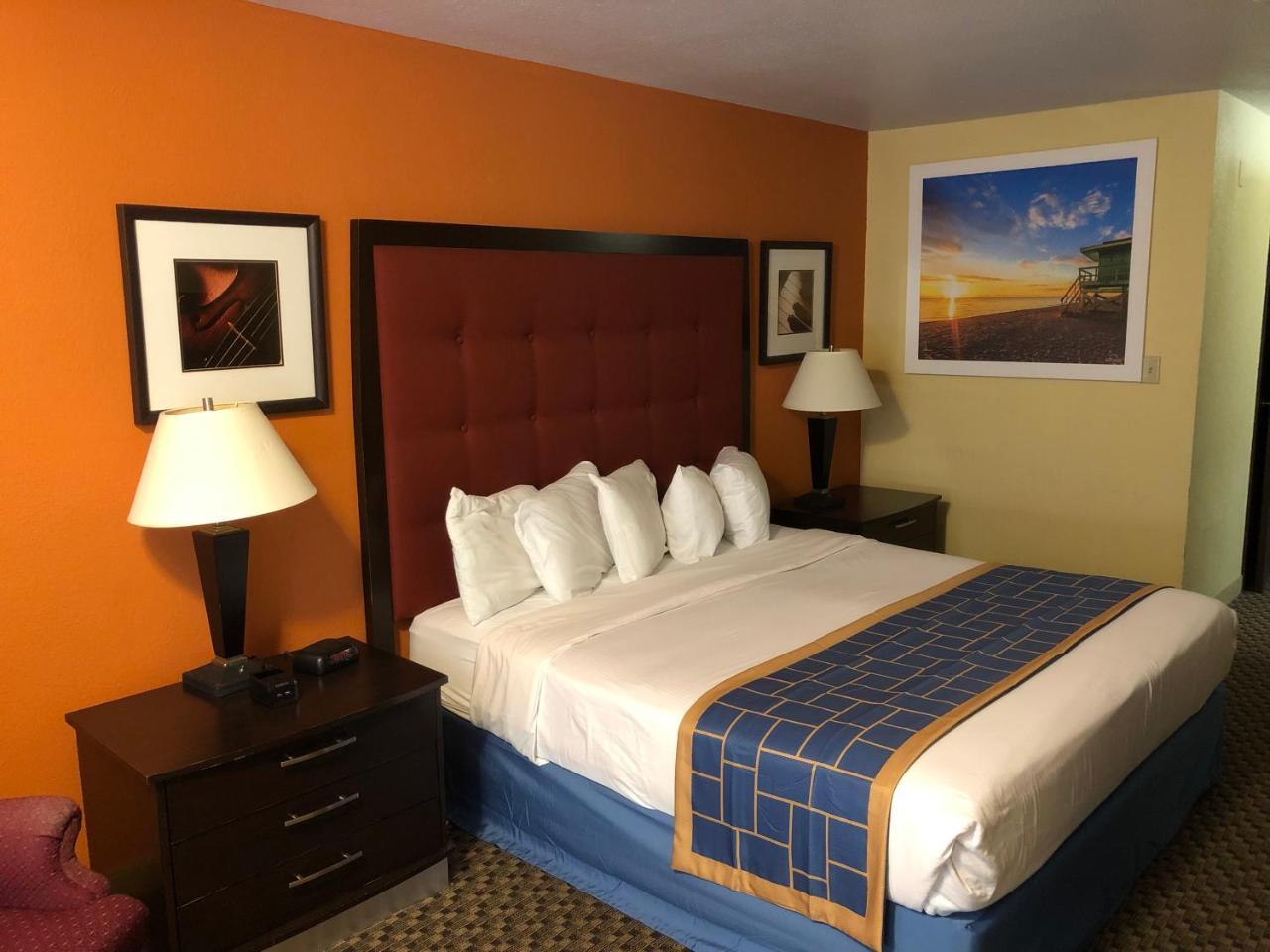 Days Inn & Suites By Wyndham Stevens Point Eksteriør billede